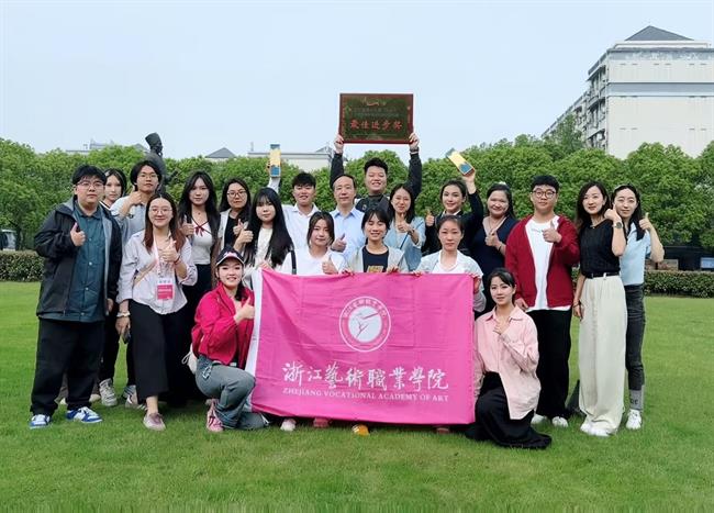1.夏书记合影.jpg